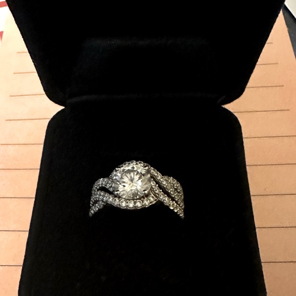 Cubic Zirconia ring with pave CZs in sterling silver- size 7 - Picture 1 of 8